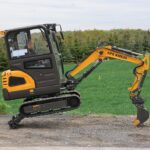 Mini-pelle APS KME20 – 2 t – Compacte, puissante et polyvalente