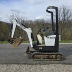Mini-pelle Bobcat E10 (2017) – 1,2 t – 3 godets inclus