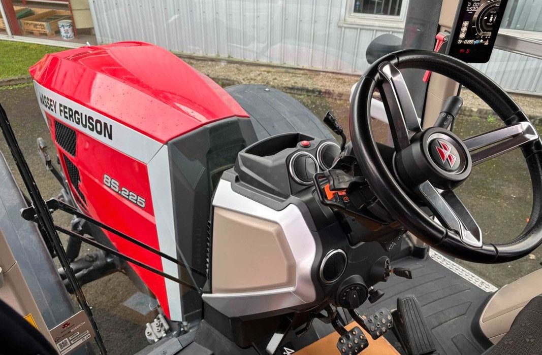Tracteur Massey Ferguson MF 8S 225 EXCLUSIVE DYNA-VT – 4RM – 2022 – 225 h – Image 13