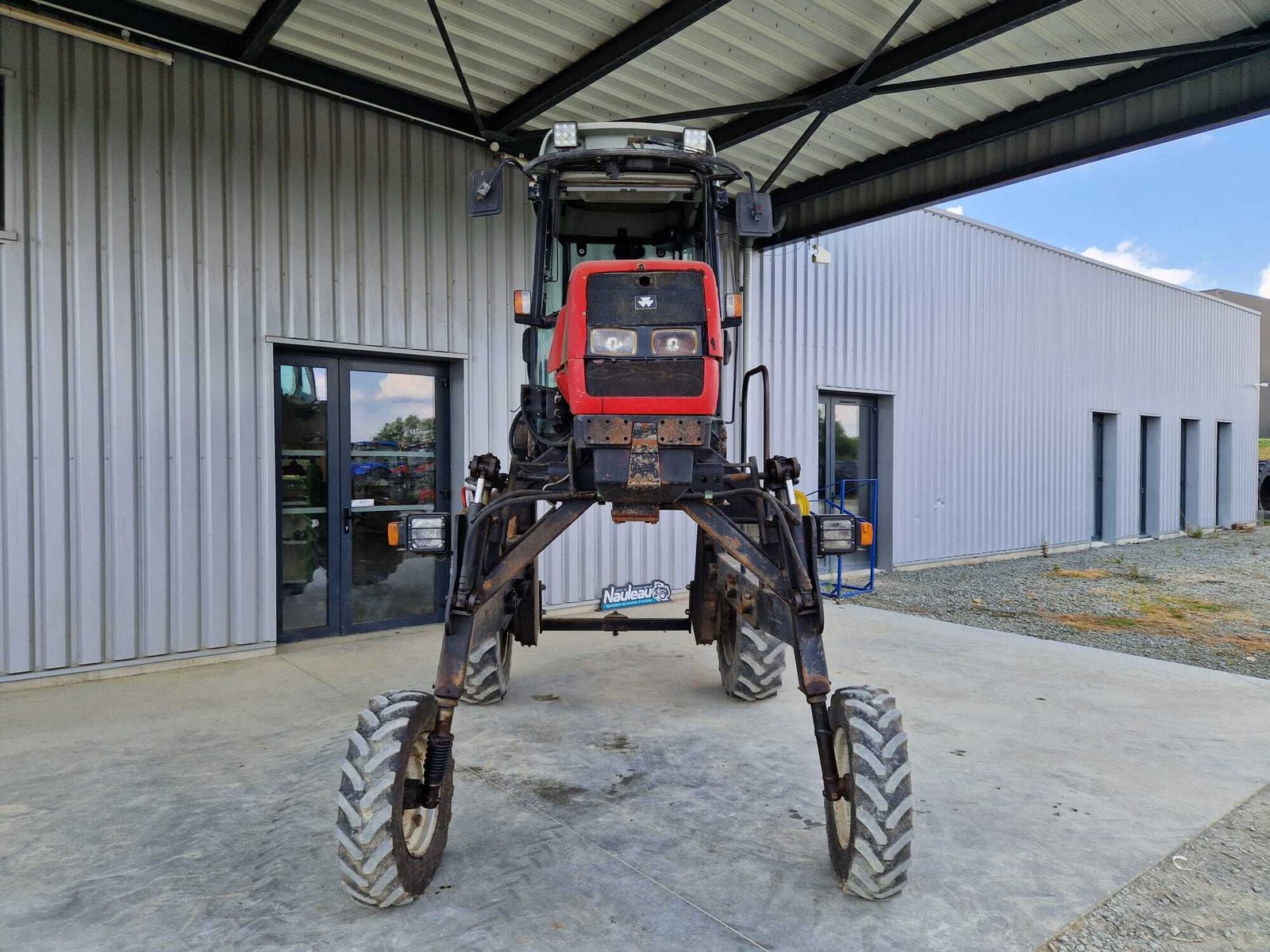 MASSEY FERGUSON 3325 – Image 2