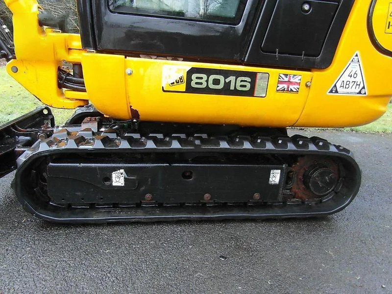 Mini-pelle JCB 8016 CTS (2011) – 4 Godets inclus – Image 4
