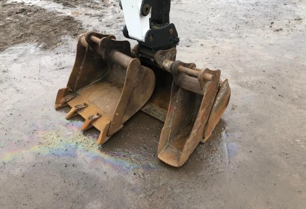 BOBCAT E25-EM + 3 GODETS – Mini Pelle 2,44T – Image 4
