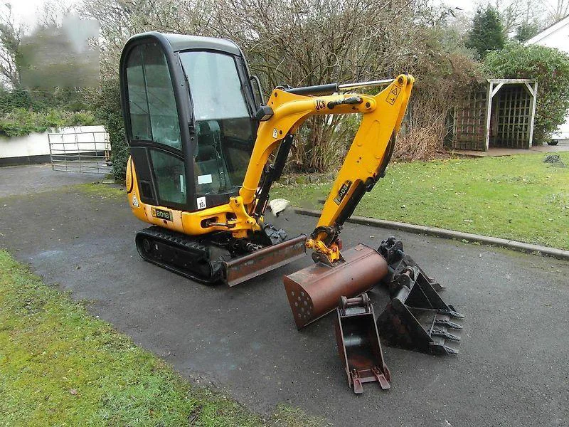 Mini-pelle JCB 8016 CTS (2011) – 4 Godets inclus – Image 6