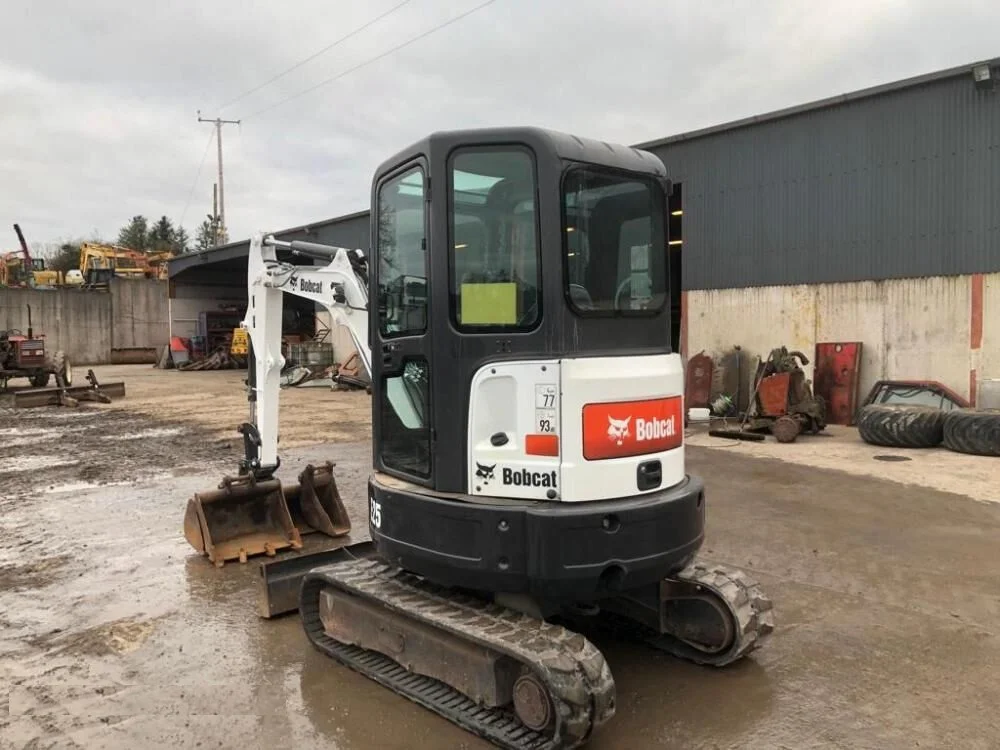 BOBCAT E25-EM + 3 GODETS – Mini Pelle 2,44T – Image 6