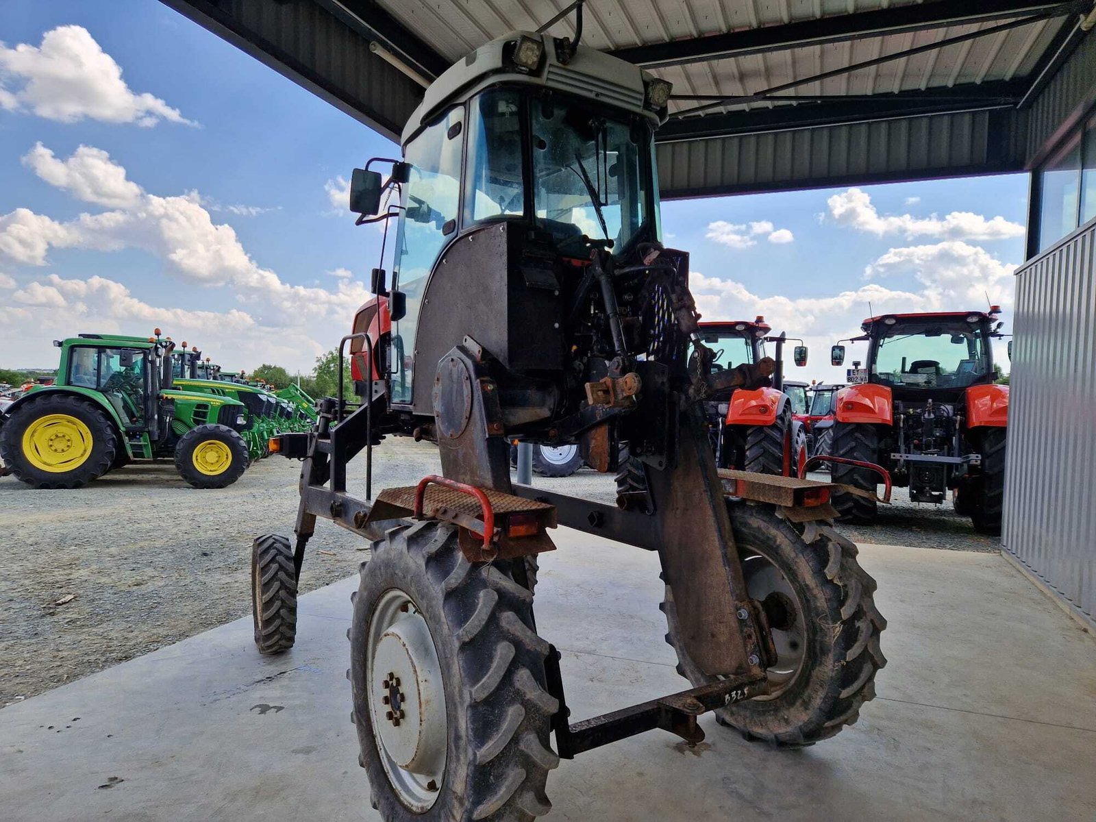 MASSEY FERGUSON 3325 – Image 6